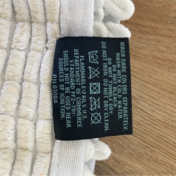 Two Target White Bath Rugs 🛁 🤍 - Picture 5 of 7